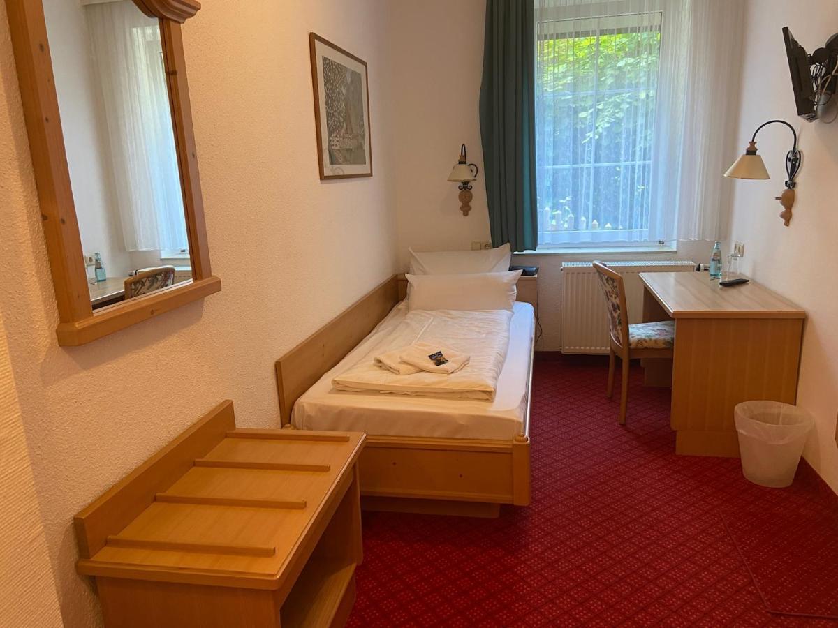 Das Muldenschloesschen - Gaestehaus & Restaurant Lunzenau Buitenkant foto