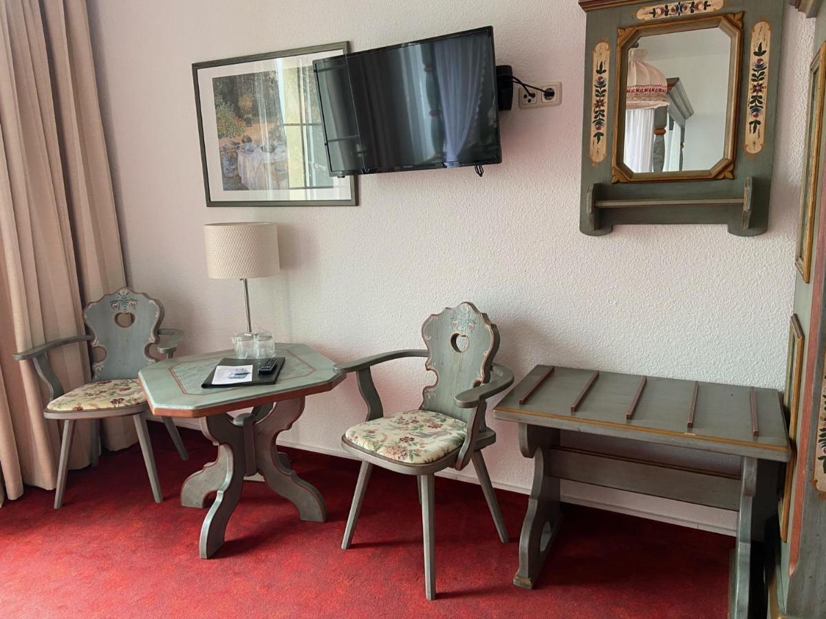 Das Muldenschloesschen - Gaestehaus & Restaurant Lunzenau Buitenkant foto