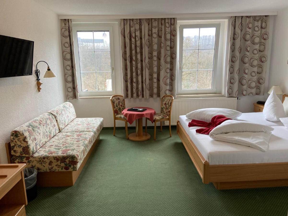 Das Muldenschloesschen - Gaestehaus & Restaurant Lunzenau Buitenkant foto