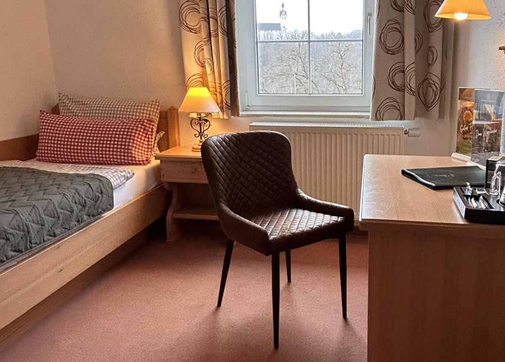 Das Muldenschloesschen - Gaestehaus & Restaurant Lunzenau Buitenkant foto
