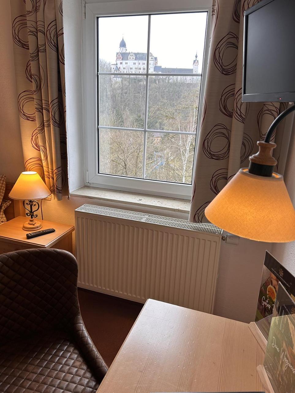 Das Muldenschloesschen - Gaestehaus & Restaurant Lunzenau Buitenkant foto